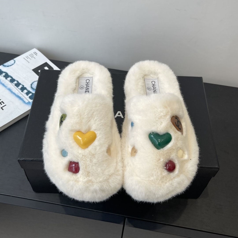 Ch**el slippers